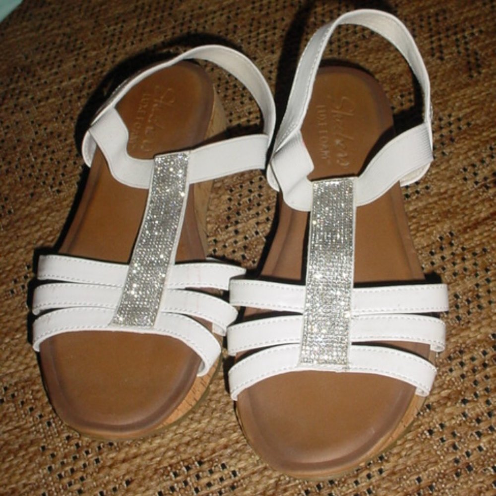 SKECHER Diamond Bling Luxe Foam Sandals 9